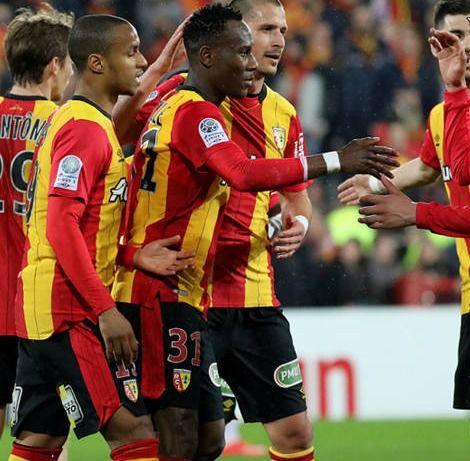 23-24赛季法甲第25轮：朗斯vs布雷斯特,朗斯2-1险胜布雷斯特